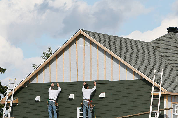 Professional Emergency Siding Repair technician working in Hempstead, TX